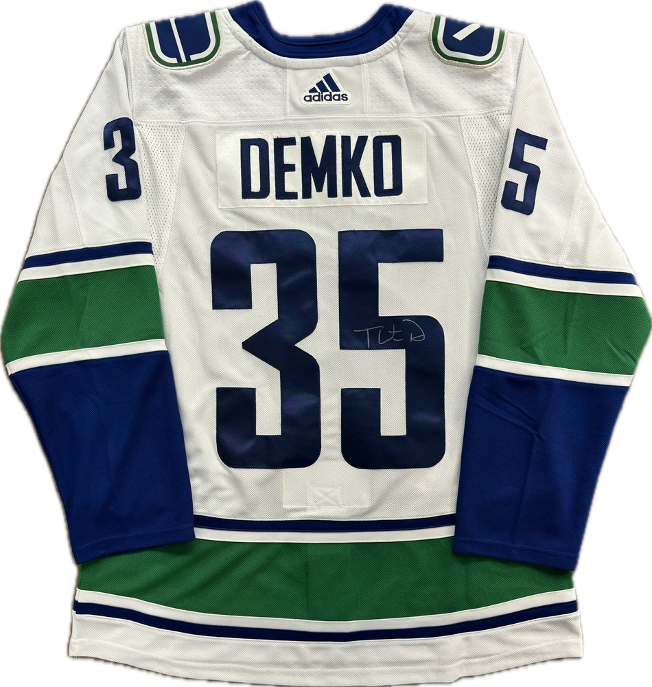 vancouver canucks white jersey