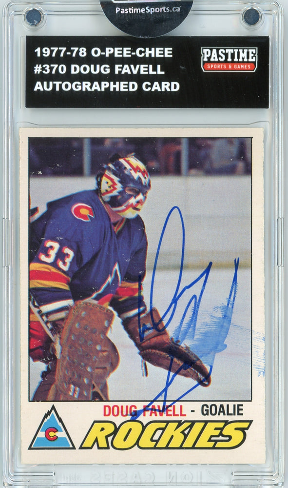 Doug Favell #370 1977/78 O-Pee-Chee Hockey Autographed Card Encased in Magpro