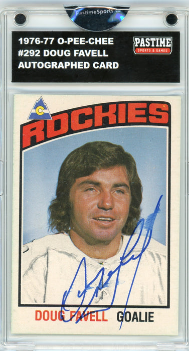 Doug Favell #292 1976/77 O-Pee-Chee Hockey Autographed Card Encased in Magpro