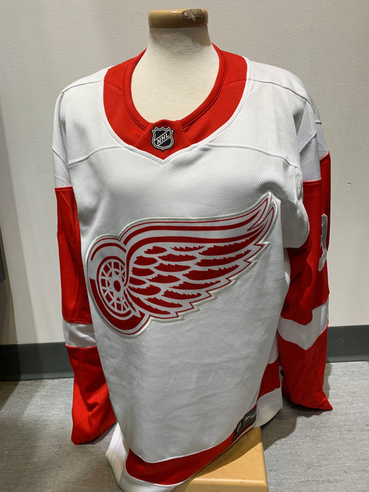 Gordie Howe Autographed Detroit Red Wings Hockey Jersey (White Fanatics) - Pastime Sports & Games