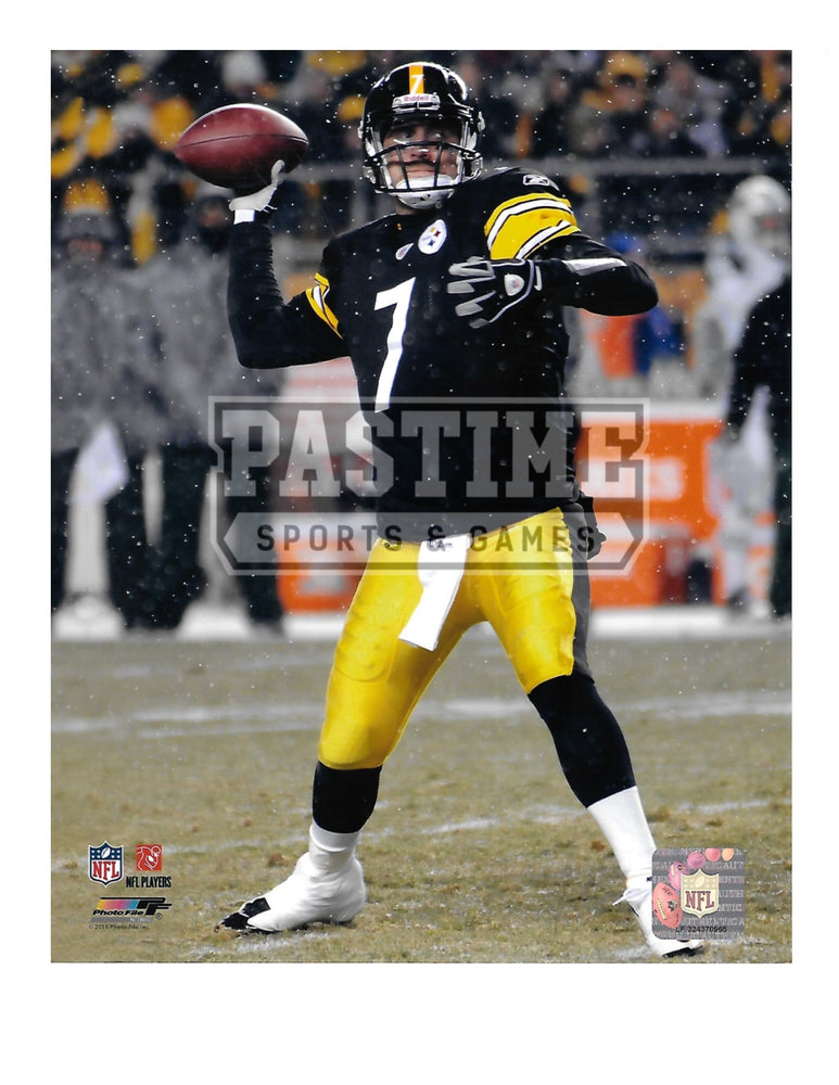 Ben Roethlisberger 8X10 Pittsburgh Steelers Home Jersey (About To Pass) - Pastime Sports & Games