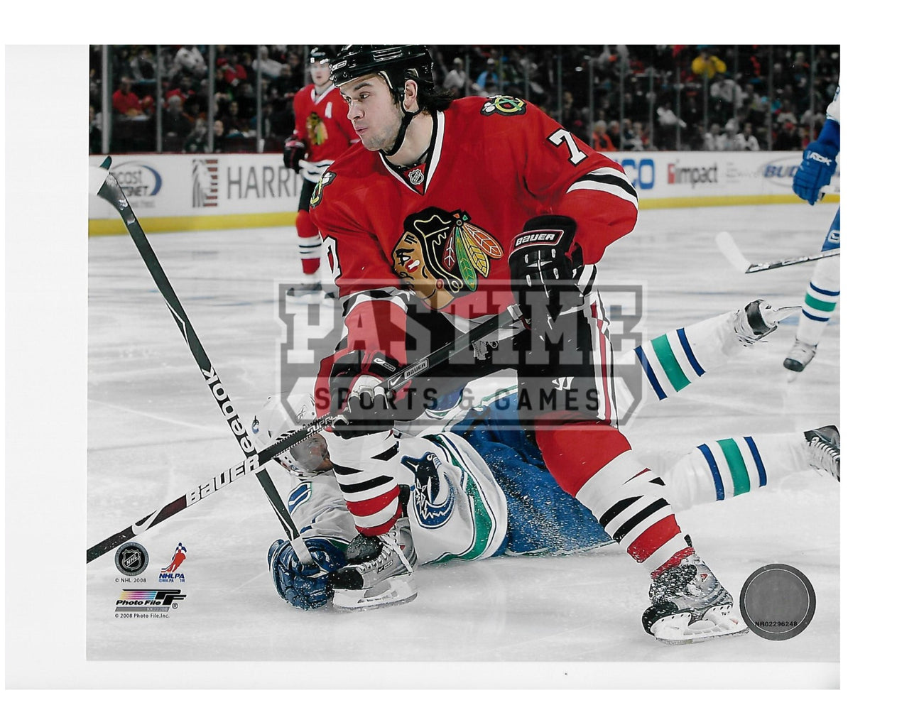 Brent Seabrook 8X10 Chicago Blackhawks Home Jersey (Skating) - Pastime Sports & Games