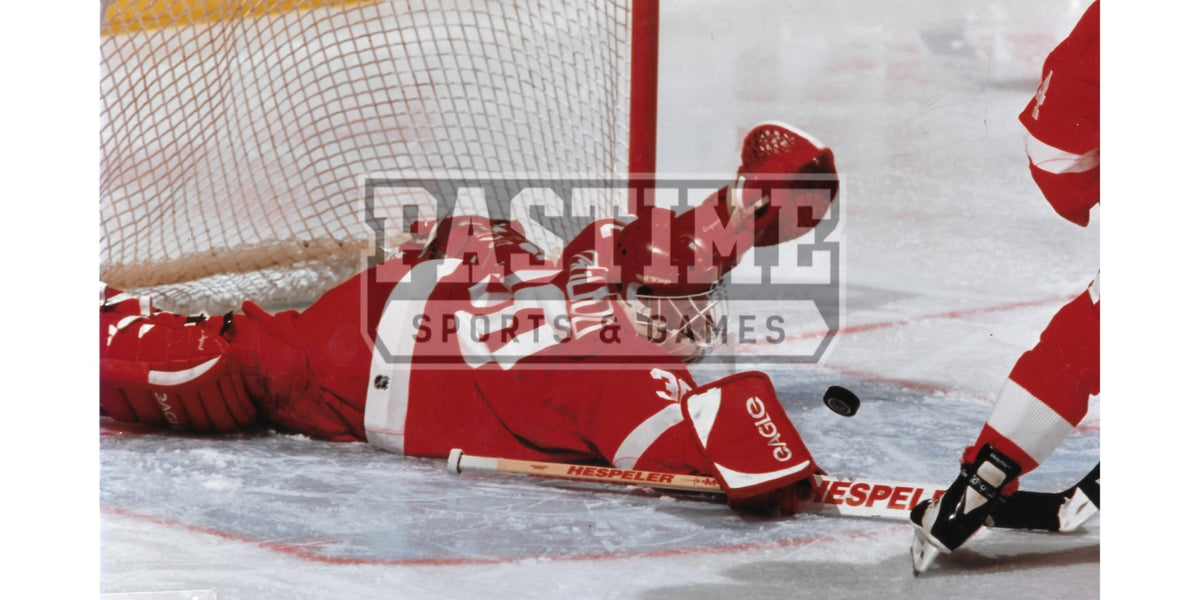 Chris Osgood 8X10 Detroit Red Wings Home Jersey (Saving The Shot