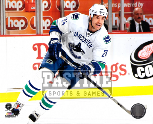 Darcy Hordichuk 8X10 Vancouver Canucks Away Jersey (Skating Mouth Open) - Pastime Sports & Games