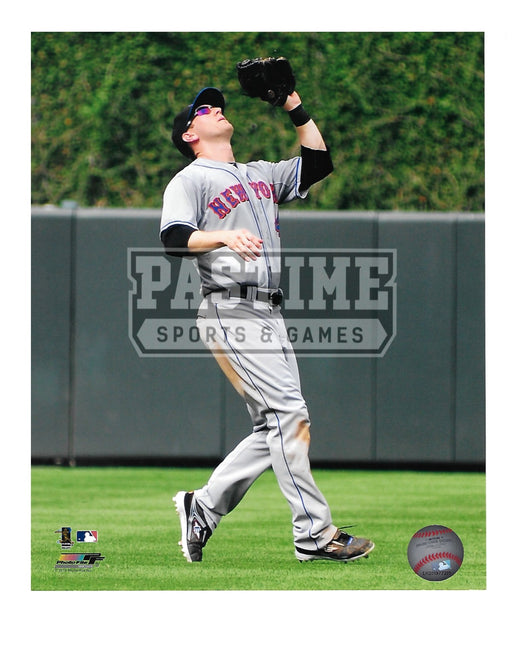 Jason Bay 8X10 New York Mets (Catching Ball) - Pastime Sports & Games