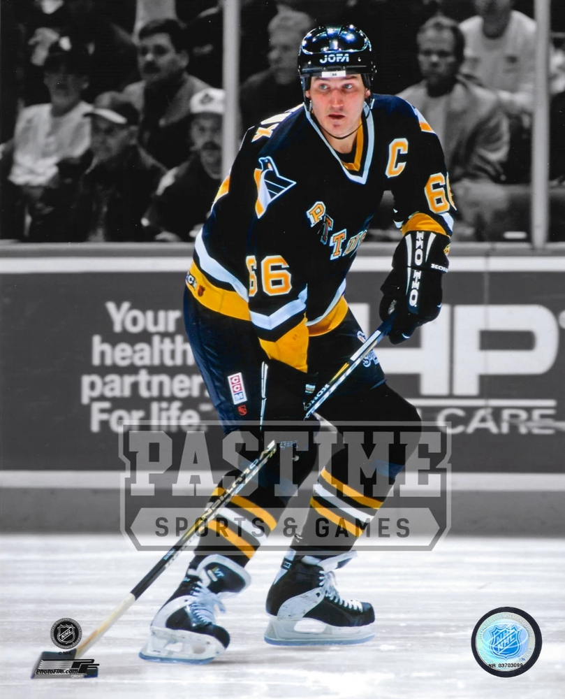 Mario Lemieux 8X10 Penguins Home Jersey (With Black and White Background) - Pastime Sports & Games
