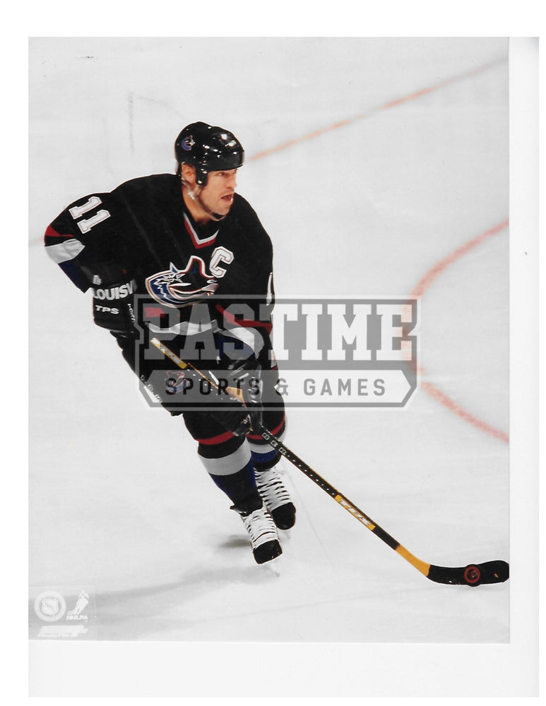 Mark Messier 8X10 Vancouver Canucks Home Jersey (Skating With Puck) - Pastime Sports & Games
