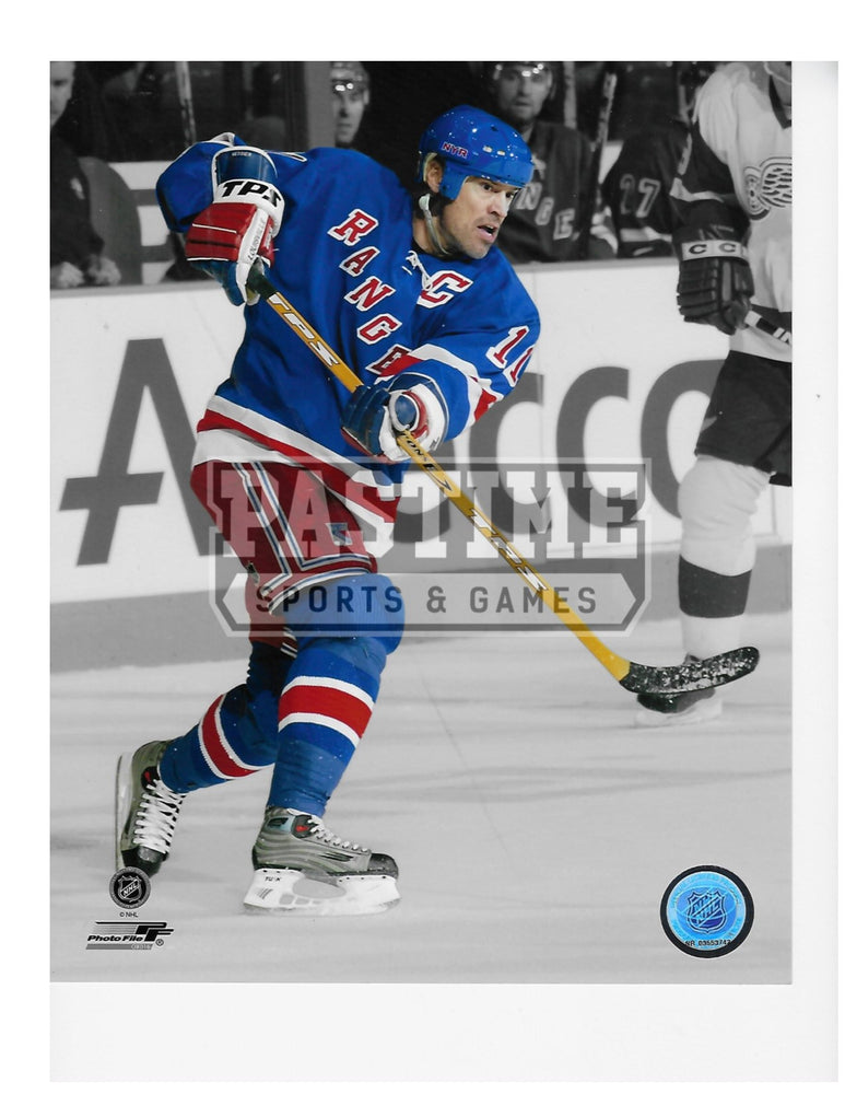 Mark Messier 8X10 New York Rangers Home Jersey (Shooting) - Pastime Sports & Games