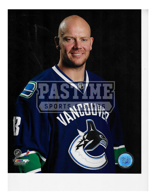 Mats Sundin 8X10 Vancouver Canucks Home Jersey (Pose) - Pastime Sports & Games