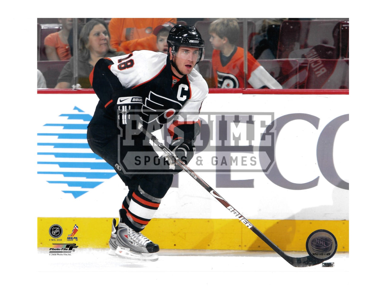 Mike Richards 8X10 Philadelphia Flyers Home Jersey (Skating With Puck) - Pastime Sports & Games