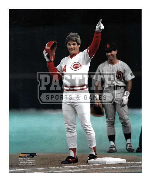 Pete Rose 8X10 Cincinnati Reds (Pointing Up) - Pastime Sports & Games