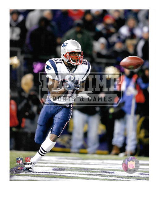 Randy Moss 8X10 New England Patriots Away Jersey (About To Catch Ball) - Pastime Sports & Games