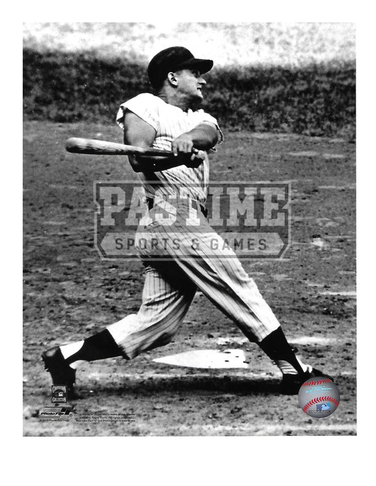 Roger Maris 8X10 New York Yankees (Swinging Bat) - Pastime Sports & Games