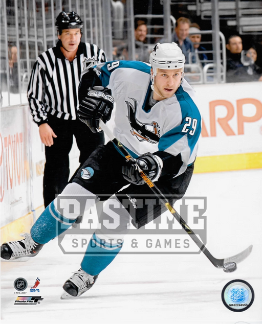 Ryan Clowe 8X10 Sharks Away Jersey (Reff in Background) - Pastime Sports & Games