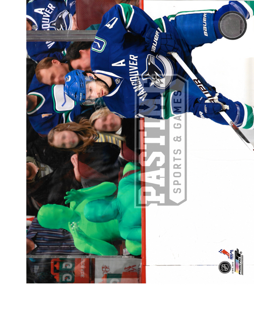 Ryan Kesler 8X10 Vancouver Canucks Home Jersey (With Green Men) - Pastime Sports & Games