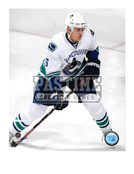 Sami Salo 8X10 Vacouver Canucks Away Jersey (In Position) - Pastime Sports & Games