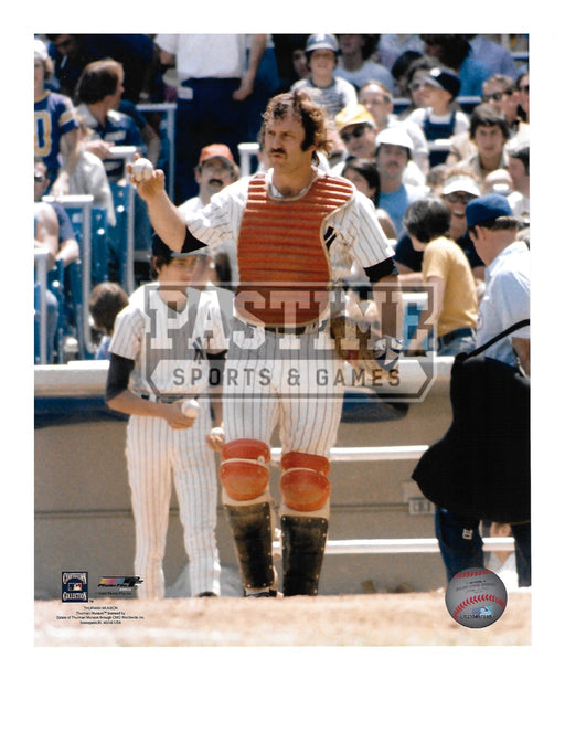 Thurman Munson 8X10 New York Yankees (Holding Ball) - Pastime Sports & Games