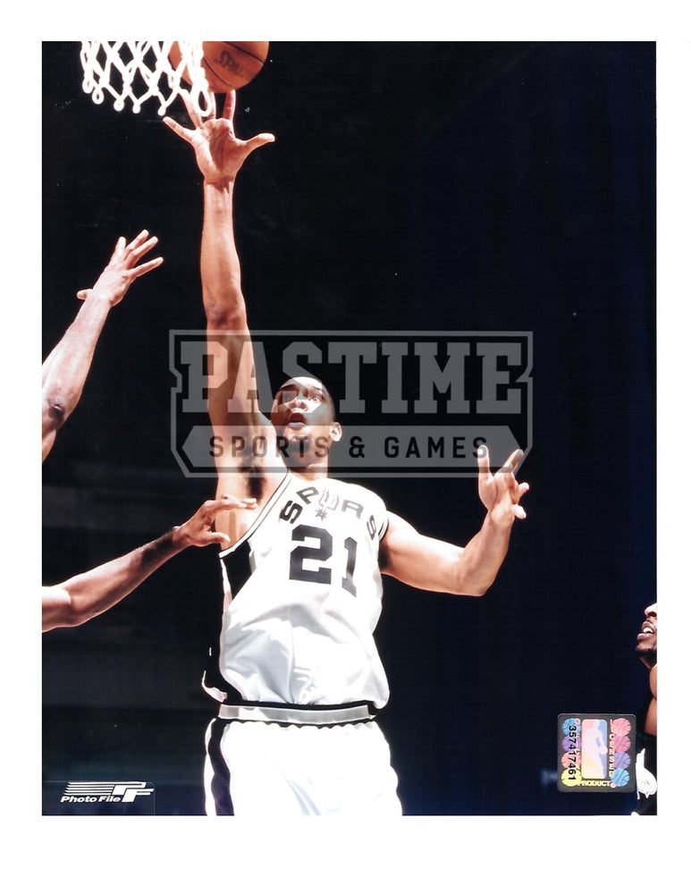 Tim Duncan 8X10 San Antonio Spurs (Shooting) - Pastime Sports & Games