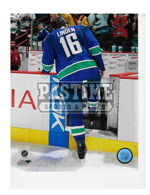 Trevor Linden 8X110 Vancouver Canucks Home Jersey (Going To Bench) - Pastime Sports & Games