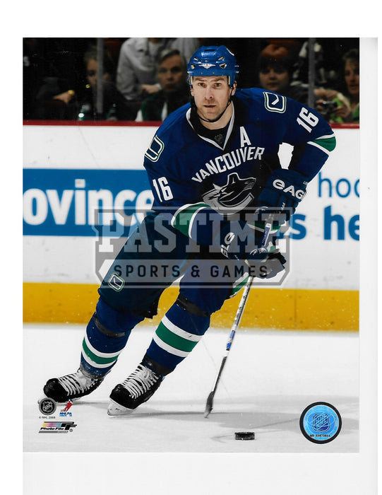 Trevor Linden 8X10 Vancouver Canucks Home Jersey (Skating With Puck) - Pastime Sports & Games